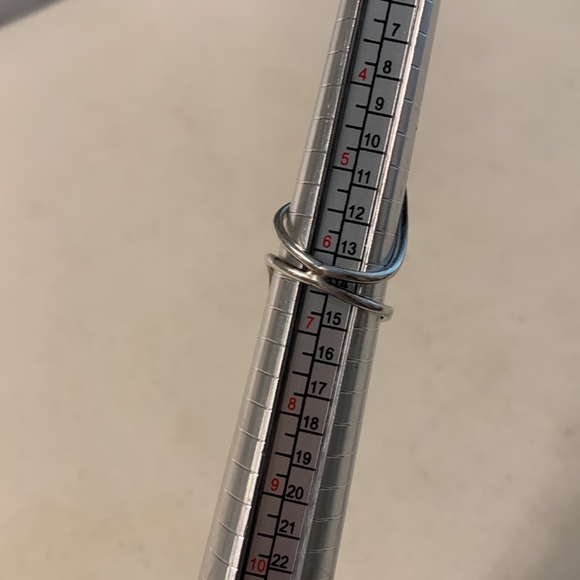 Sterling Silver wavy ring - Picture 4 of 4